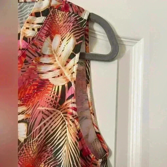 Christopher & Banks Beautiful Tropical sleeveless Blouse women’s Medium - Picture 6 of 11